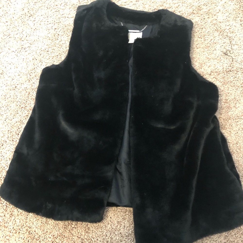 Black Michael Kors vest!